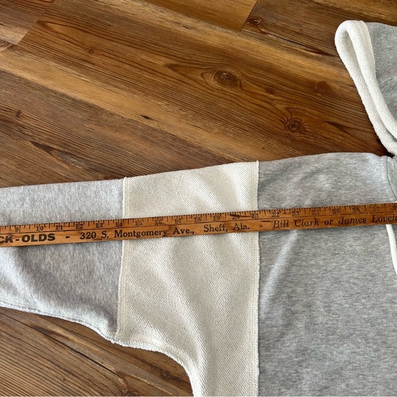 Abercrombie & Fitch women’s hoodie size L, gray/cream preowned - Picture 5 of 6